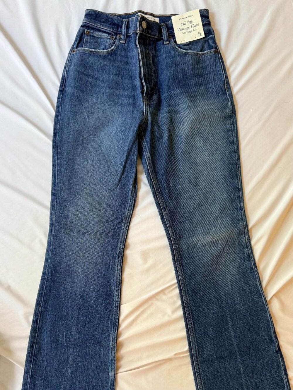NWT Abercrombie ’70s Vintage Flare Jeans 26 2R Ultra High Rise